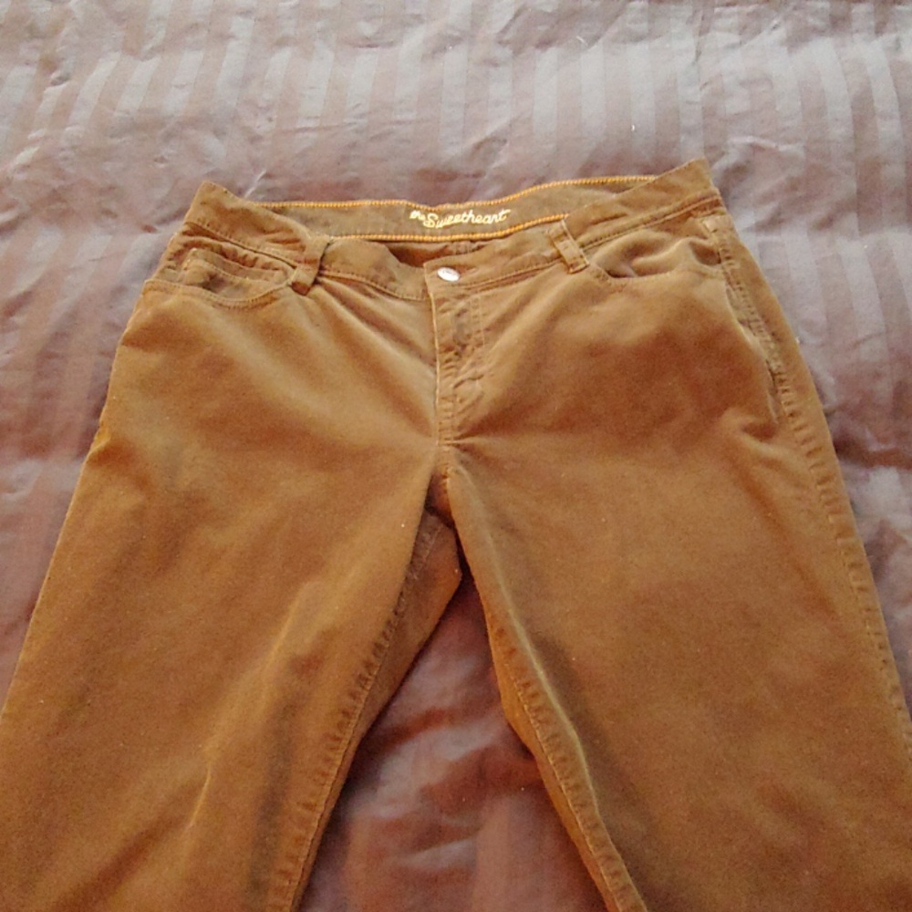 Old Navy olive corderoys. Never worn.